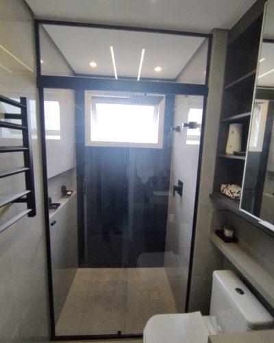 Box Deslizante Com Bandeira