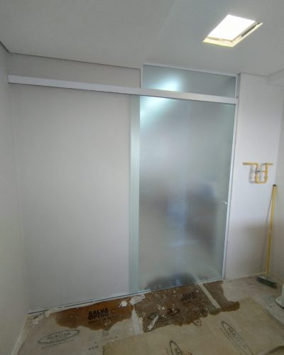 Porta Deslizante Vidro Jateado